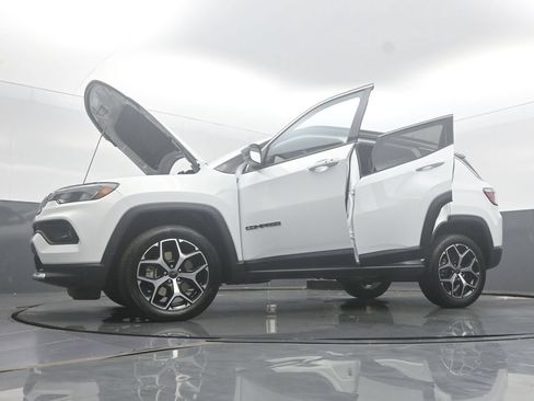 Used 2025 Jeep Compass Limited AWD/4WD image 46