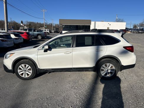 Used 2015 Subaru Outback 2.5i Premium image 6