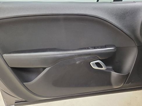 Used 2019 Dodge Challenger SXT image 17