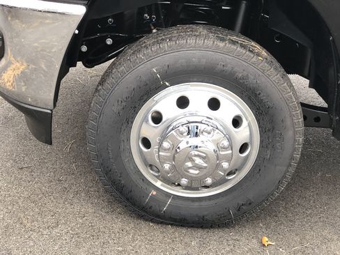 New 2026 RAM 3500 Tradesman w/ Chrome Appearance Group image 2