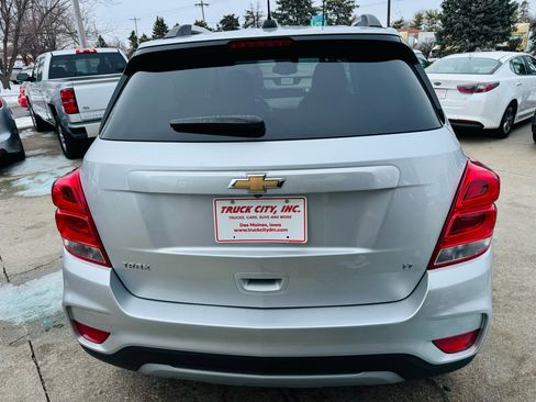 Used 2019 Chevrolet Trax LT w/ LT Convenience Package image 4