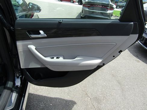 Used 2015 Hyundai Sonata Limited w/ Option Group 05 FWD image 20
