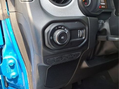 Used 2025 Jeep Wrangler Unlimited Sport AWD/4WD image 21
