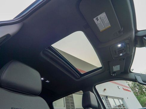 Used 2024 GMC Sierra 1500 Denali AWD/4WD image 34