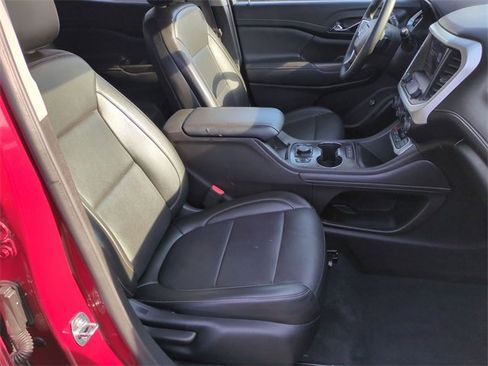 Used 2023 GMC Acadia SLT image 29