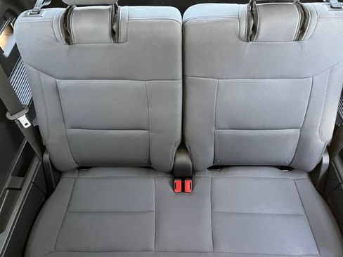 Used 2025 Ford Explorer Active RWD image 16