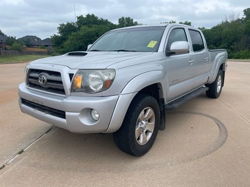 Used 2010 Toyota Tacoma 4x4 Double Cab image 1