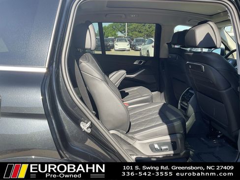 Used 2023 BMW X7 xDrive40i w/ Premium Package AWD/4WD image 16