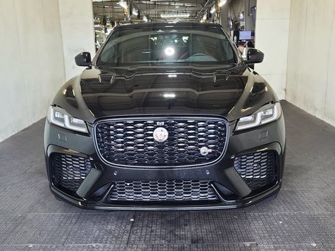 Used 2022 Jaguar F-PACE SVR AWD/4WD image 2