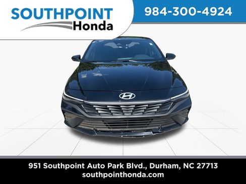 Used 2025 Hyundai Elantra Sport FWD image 2