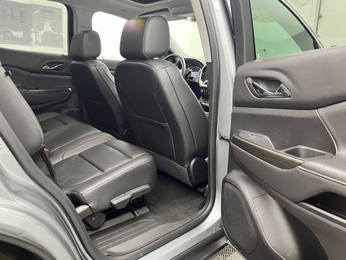 Used 2023 GMC Acadia SLT w/ Preferred Package AWD/4WD image 34