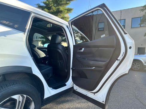 Used 2023 Hyundai Santa Fe SEL w/ Premium Package image 12