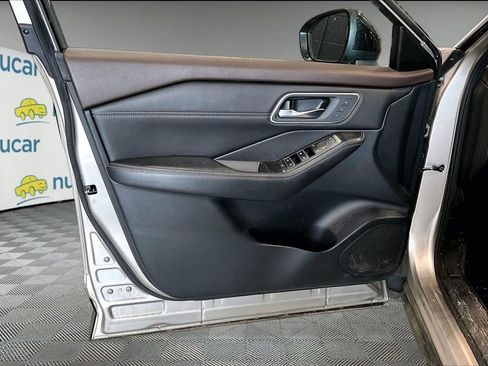 Used 2021 Nissan Rogue SL w/ Premium Package image 10