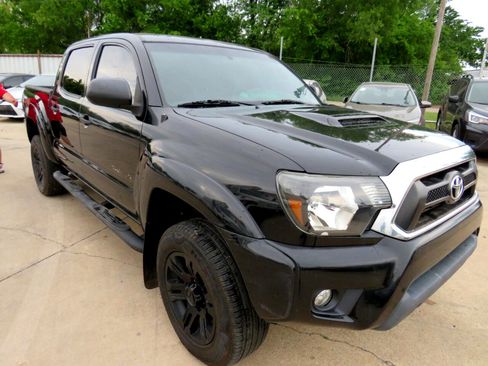 Used 2015 Toyota Tacoma 4x4 Double Cab image 3