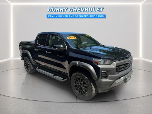 Used 2024 Chevrolet Colorado Trail Boss w/ Advanced Trailering Package AWD/4WD image 1