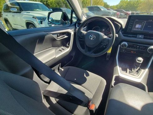 Used 2021 Toyota RAV4 LE image 7