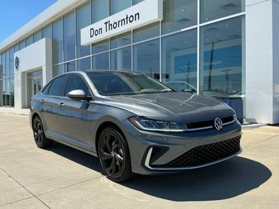 Certified 2025 Volkswagen Jetta SE