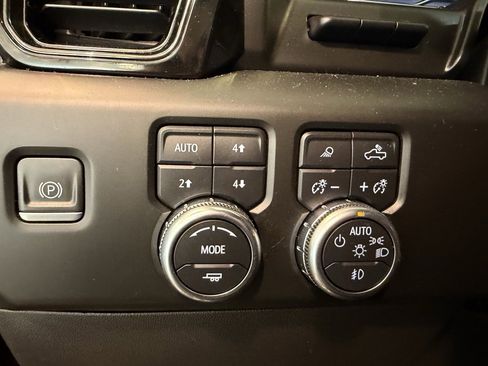 Used 2022 GMC Sierra 1500 AT4X image 34