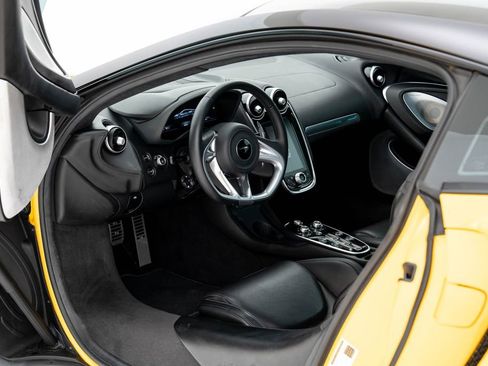Used 2023 McLaren GT image 19