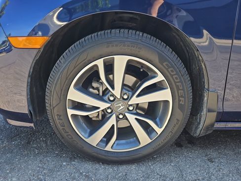 Used 2024 Honda Odyssey Touring image 17