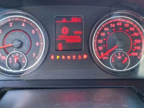 Used 2014 RAM 1500 4x4 Crew Cab image 12