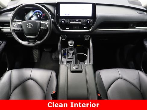 Certified 2025 Toyota Grand Highlander FWD image 31