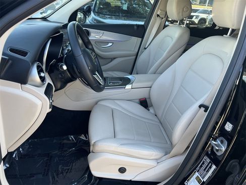 Used 2022 Mercedes-Benz GLC 300 image 21