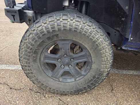 Used 2018 Jeep Wrangler Unlimited Sport S AWD/4WD image 4
