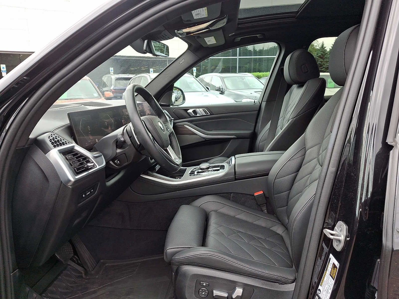 Used 2024 BMW X5 xDrive40i w/ Premium Package AWD/4WD image 14