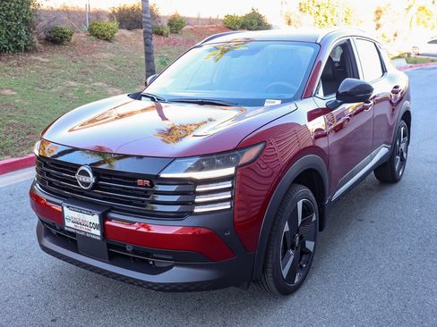 New 2026 Nissan Kicks SR image 8