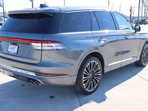 Used 2025 Lincoln Aviator Black Label AWD/4WD image 6
