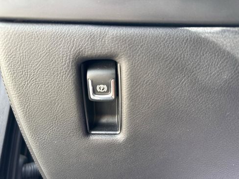 Used 2018 Cadillac Escalade Premium Luxury AWD/4WD image 52