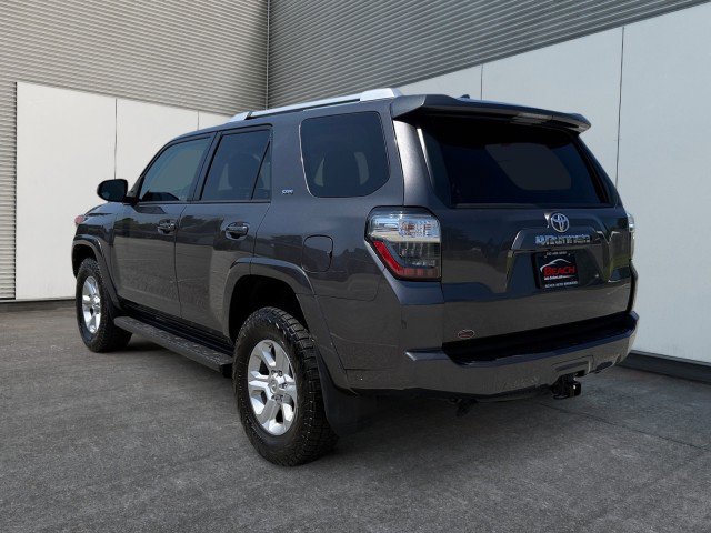 Used 2018 Toyota 4Runner SR5 AWD/4WD image 11