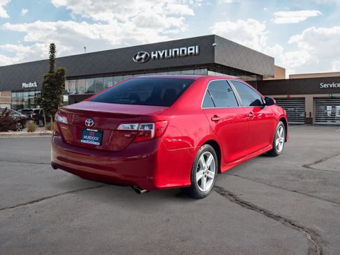 Used 2014 Toyota Camry SE image 5