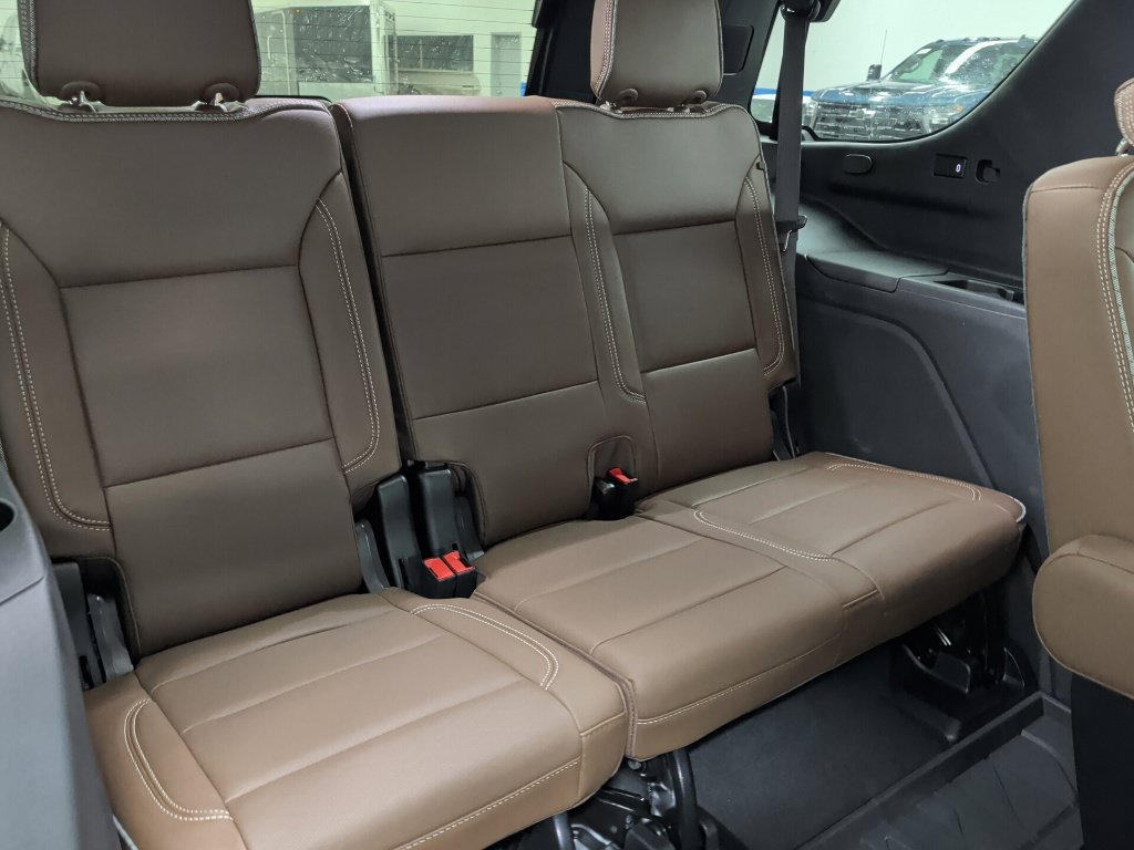 Used 2024 Chevrolet Tahoe High Country AWD/4WD image 36