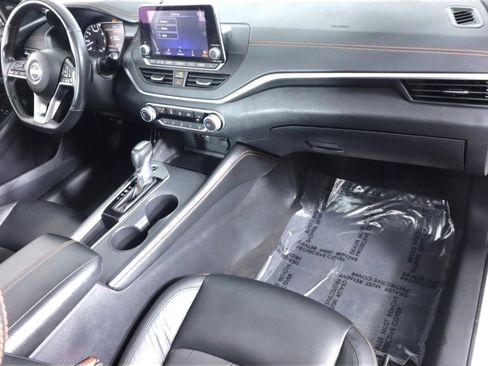 Used 2022 Nissan Altima 2.5 SR w/ Midnight Edition Package image 39
