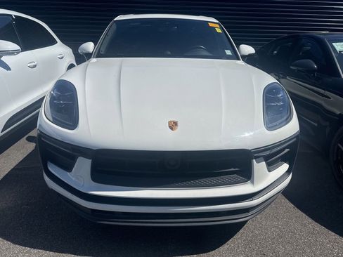 Certified 2023 Porsche Macan AWD/4WD image 4