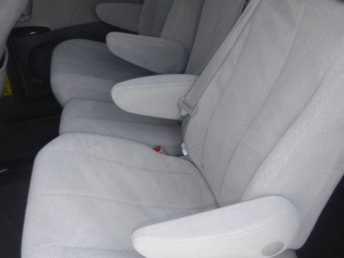 Used 2012 Toyota Sienna LE image 24