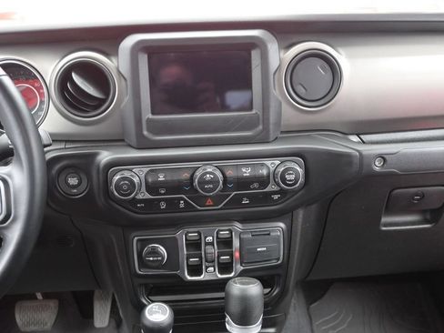 Used 2021 Jeep Gladiator Sport AWD/4WD image 24