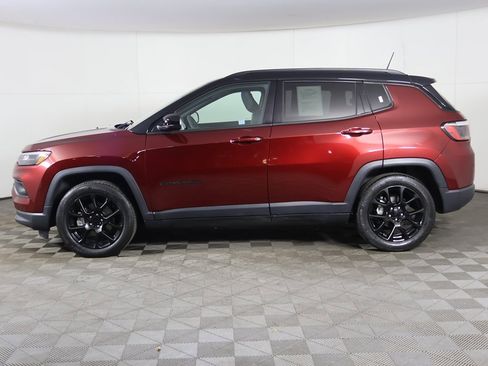 Used 2022 Jeep Compass Altitude w/ Sun and Sound Group image 17