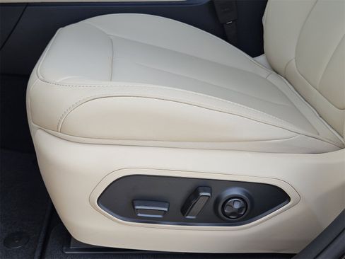 New 2025 Jeep Grand Cherokee Limited image 24