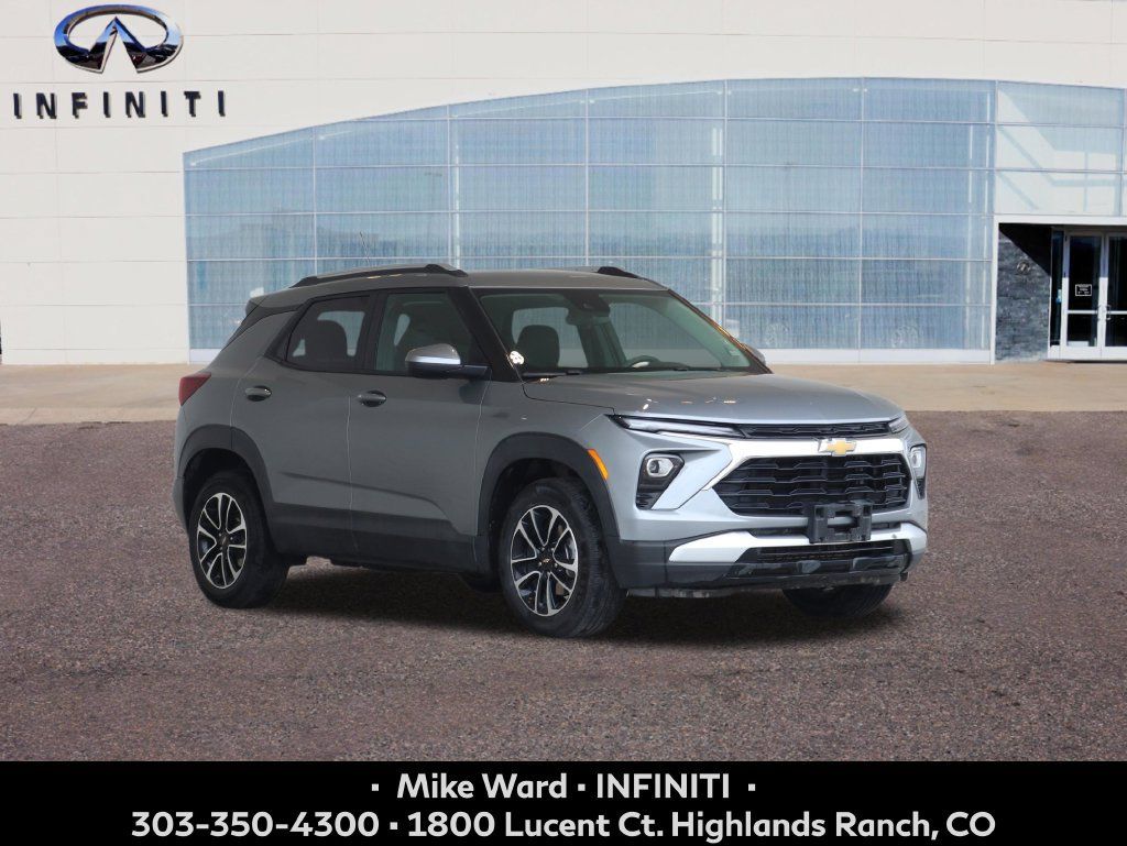 Used 2025 Chevrolet TrailBlazer LT AWD/4WD image 9
