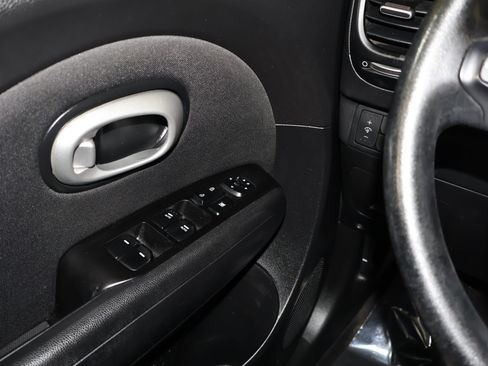 Used 2014 Kia Soul Base image 30