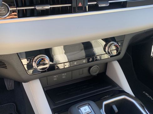 New 2025 Mitsubishi Outlander SE image 14