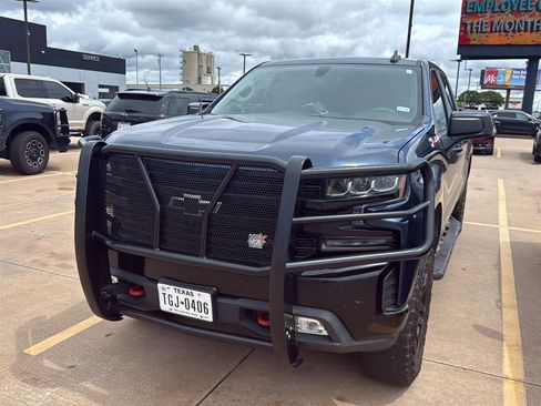 Used 2020 Chevrolet Silverado 1500 LT Trail Boss AWD/4WD image 2