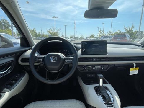 Used 2026 Honda HR-V LX image 13