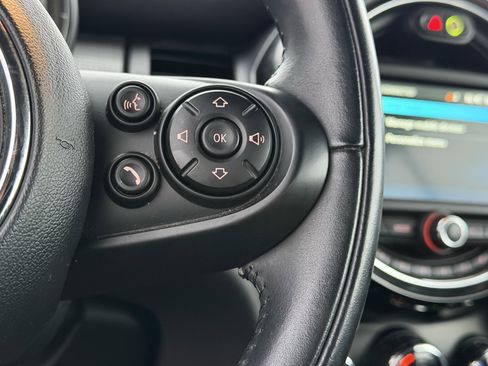 Used 2020 MINI Cooper Classic image 18