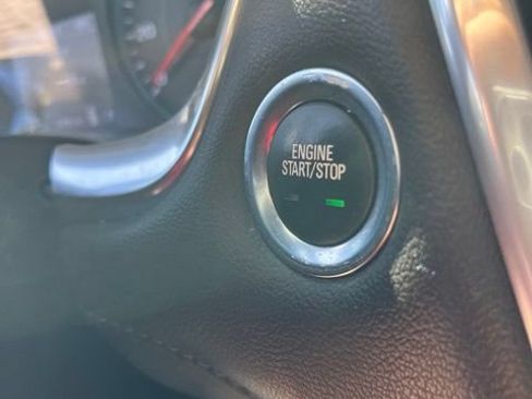 Used 2023 Chevrolet Traverse LT FWD image 20