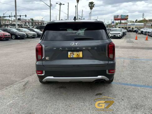 Used 2021 Hyundai Palisade SEL w/ Premium Package FWD image 3