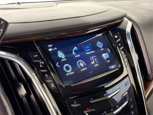Used 2018 Cadillac Escalade Premium Luxury image 14